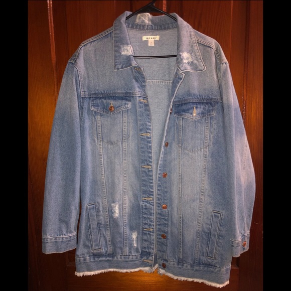 light wash jean jacket with nasa patch 🪐✨ - Picture 2 of 9